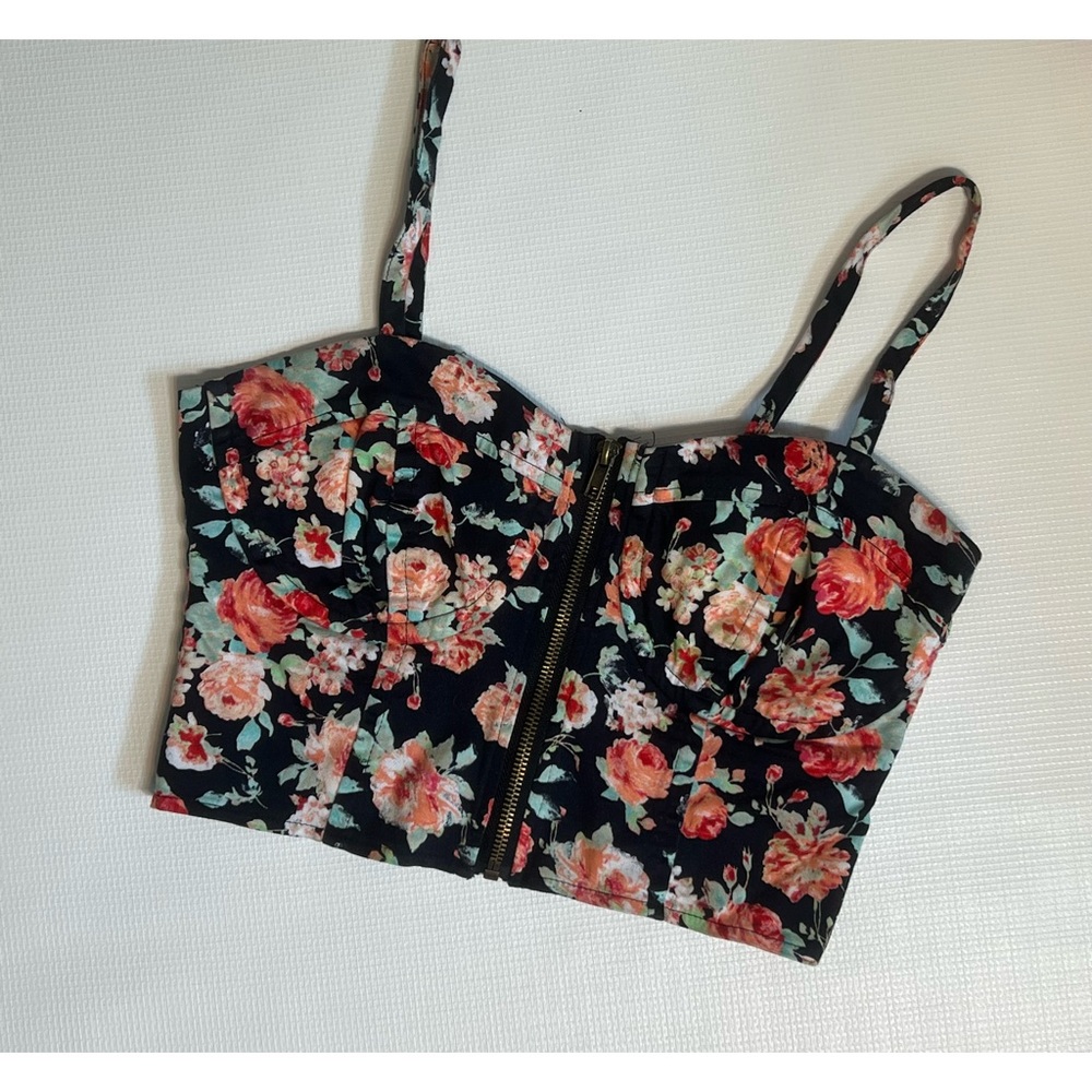 Nollie Floral Zip up Crop Top